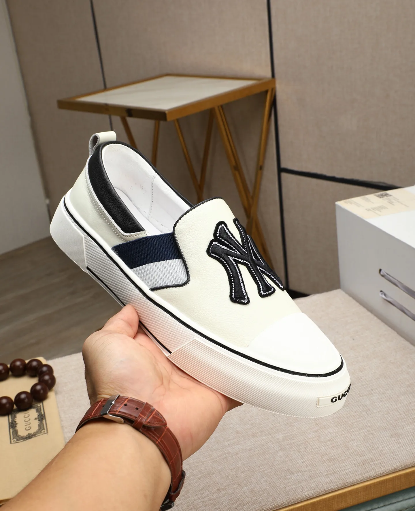 Men's shoes 💰460 GUCCI🔍🔍The latest models are on sale at the same time at the counter. Original calfskin imported from Italy, genuine leather lining, (high-end, extravagant, and classy) with exquisite workmanship. Soles: Original soles specially provided by the original factory. ⚠Exclusive double-layer movable molded soles are super comfortable⚠. Photos of the real thing🎬The real thing is even better🔍🔍"High quality·Follow the order" Code number 38-44